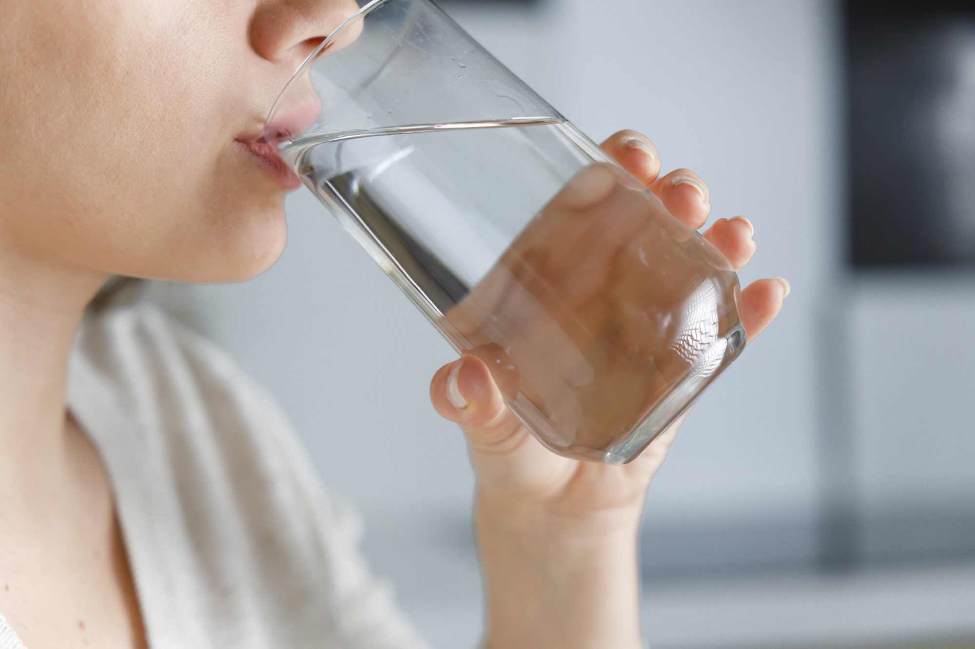 Proč pít vodu: Tajemství zdraví a hydratace